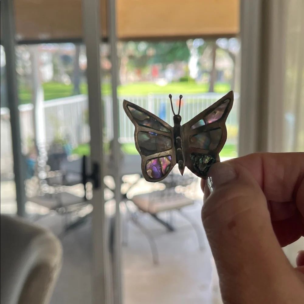 VINTAGE brooch MEXICO HAND MADE ABALONE BUTTERFLY PIN